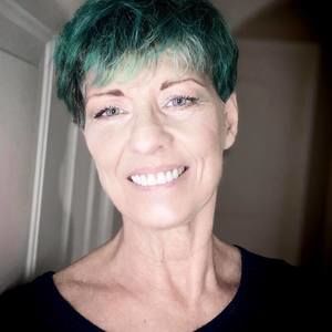 Meet your Posher, Carolyn